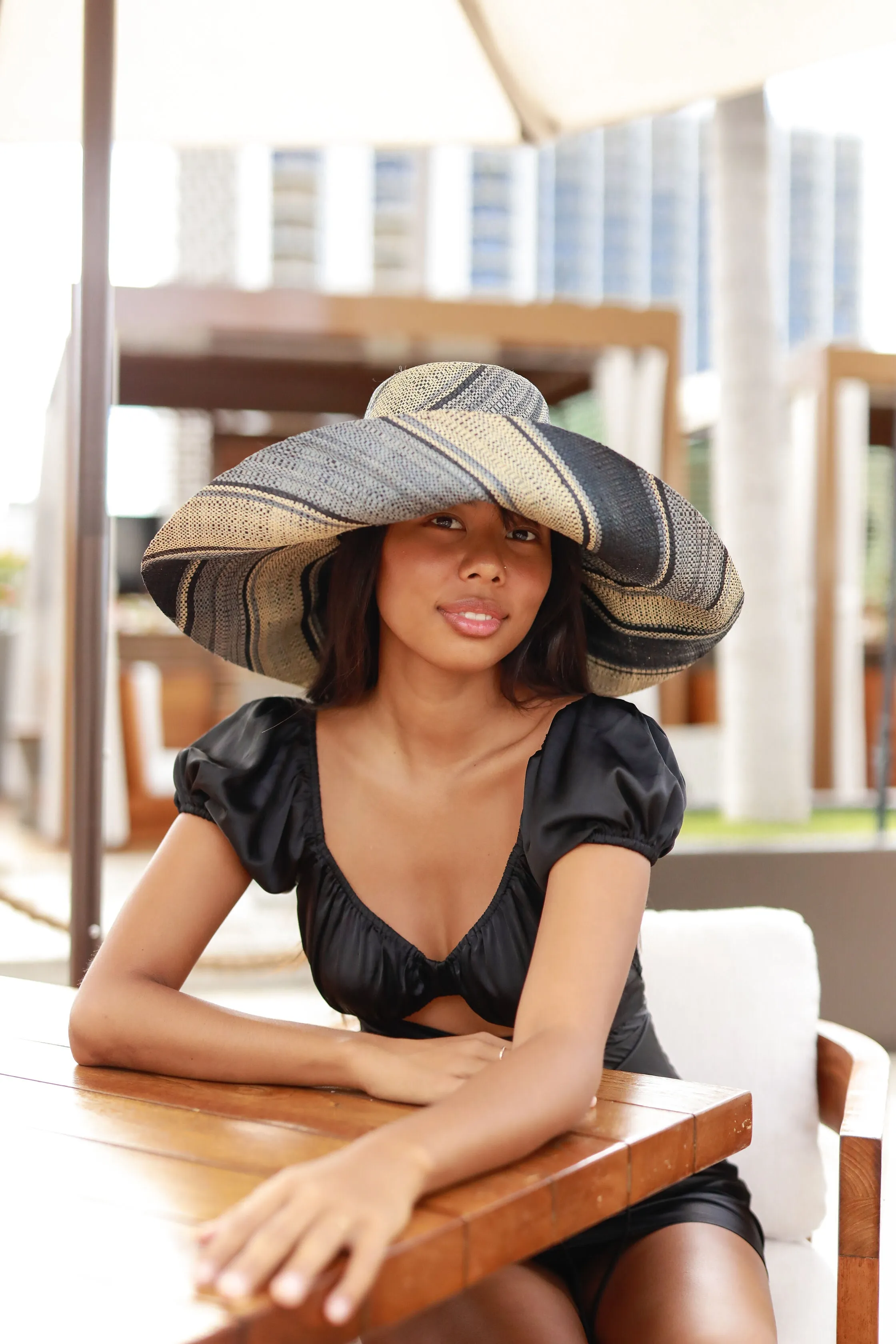 5" & 7" Wide Brim Multicolor Stripe Pattern Packable Straw Sun Hats