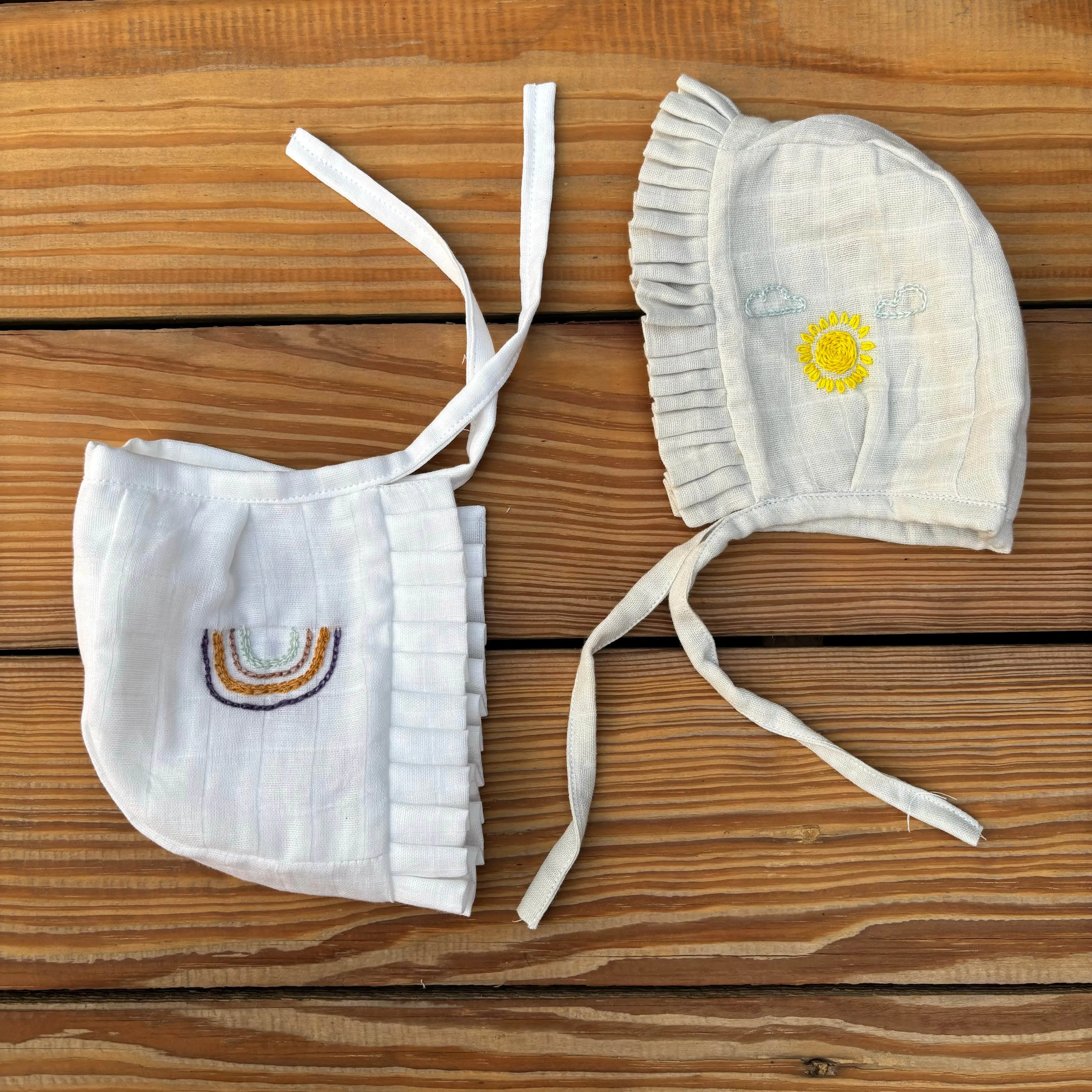 Muslin Newborn Bonnet Caps (Grey & White)